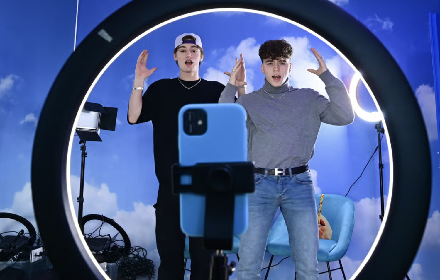 TikTok国内网络怎么用?一招教你解决